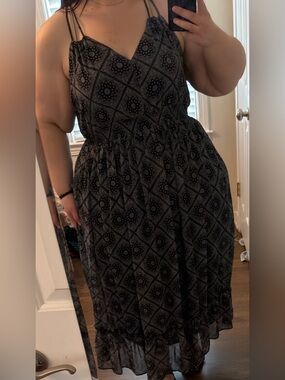 Black Patterned V-Neck Maxi Dress